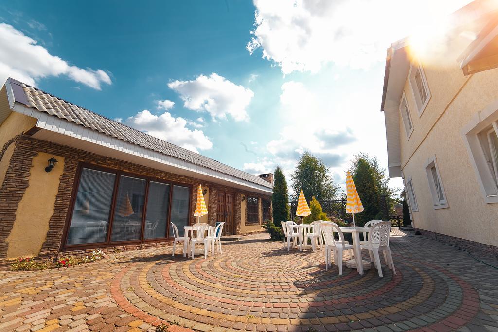 Usadba Slavnaya Hotel Mukhavets Buitenkant foto
